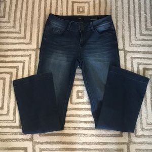 Curvy boot cut jeans